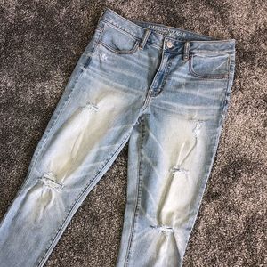 American Eagle Light Wash Skinny Jeans